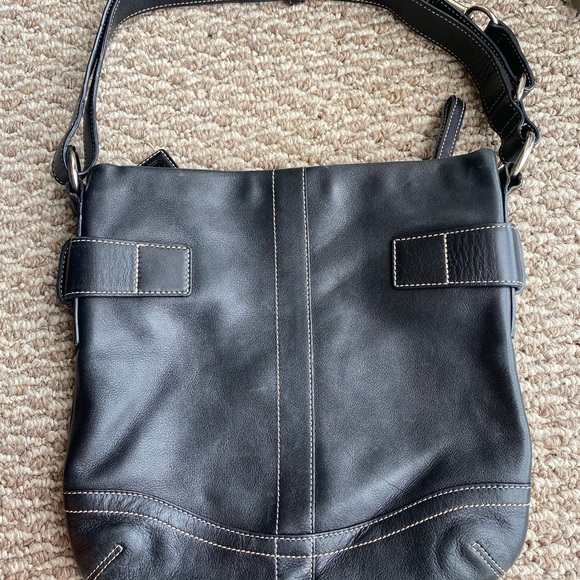 Black Coach leather purse - Picture 3 of 8